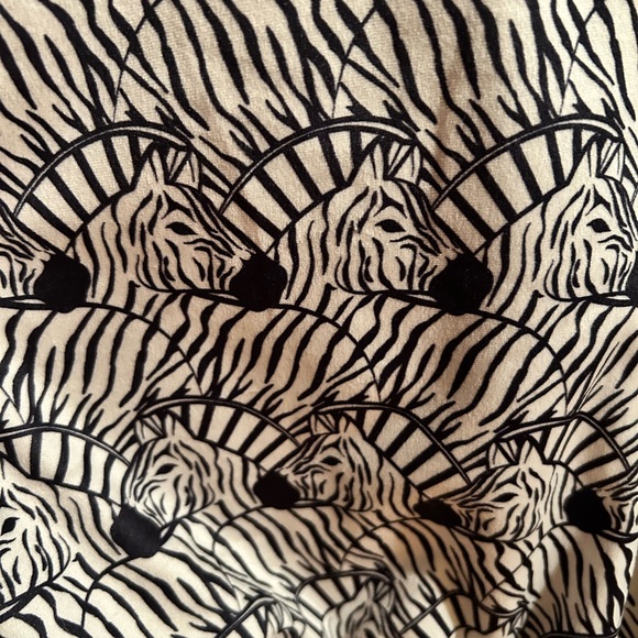 NWT ADIDAS Originals zebra pullover Sz. large - Picture 3 of 4